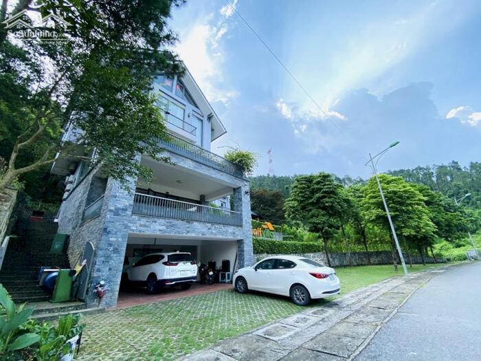 Hình ảnh Bán GOLF VILLA-Tam Đảo 2300m2-4T Th/Máy MT30m Dòng Tiền 2,4 Tỷ/Năm 40 Tỷ Tam Đảo. 2