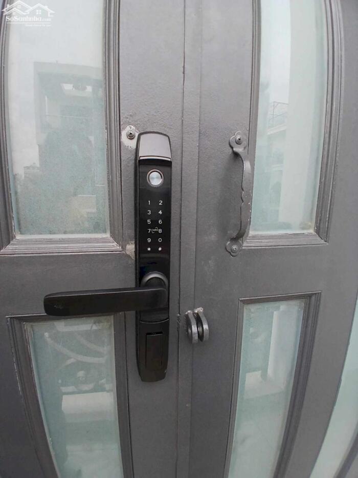 Hình ảnh CHDV 6 lầu hẻm 416 Dương Quảng Hàm DTS 650m2 ngang 5m 16PN TN 100tr sát Bình Thạnh 27 tỷ 8