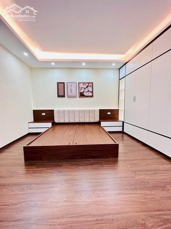 Hình ảnh BÁN NHÀ BỒ ĐỀ, TẶNG NỘI THẤT, 31M2, 5T, GIÁ 7,95 TỶ GẦN Ô TÔ ĐỖ 0