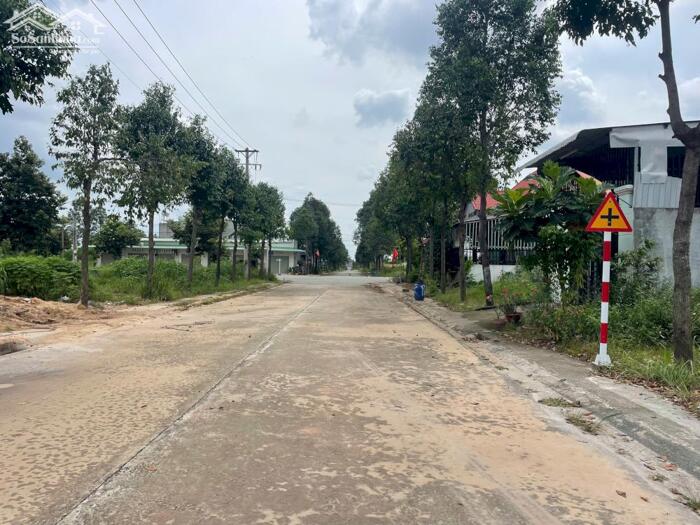 Hình ảnh NGỘP ! BÁN Nhanh Lô Đất Vị Trí Đẹp Đường N15 , Thới Hòa , Binh Dương Dtich 5x30 SHR 0
