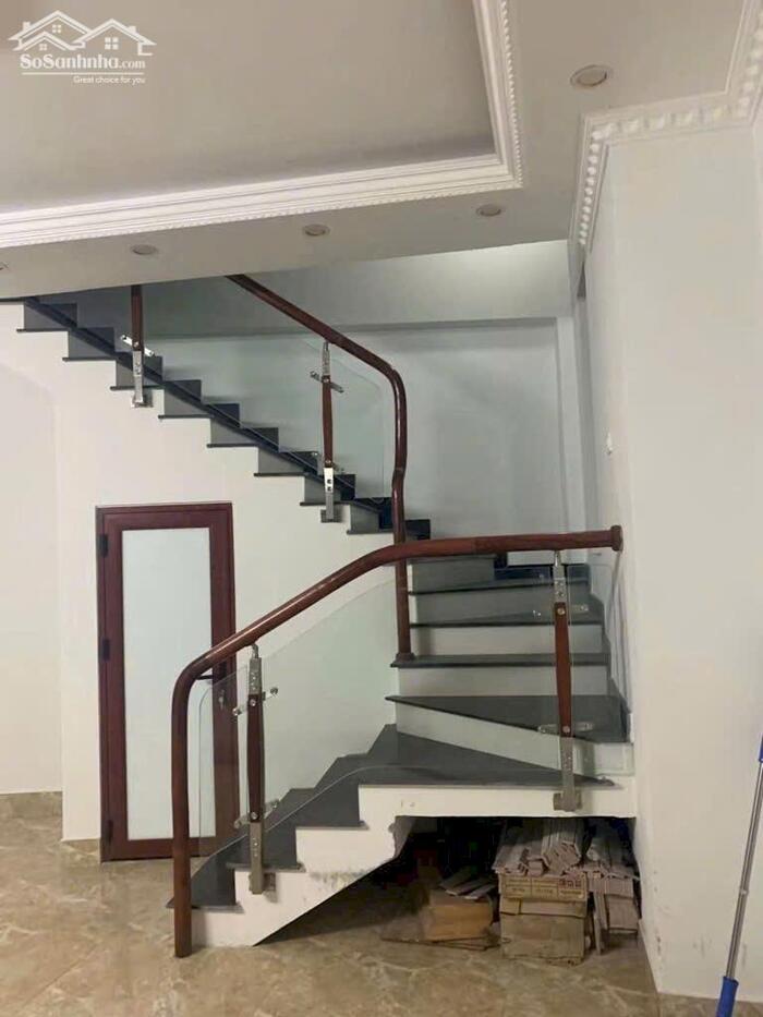 Hình ảnh Bán nhà mặt phố Hoàng Hoa Thám 40m nhà mới đẹp vị trí đẹp 12.5 tỷ 1