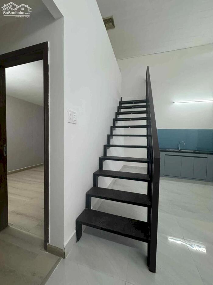 Hình ảnh HÓT _ BÁN NHÀ GÁC ĐÚC NGUYỄN CÔNG HOAN NGAY BẾN XE _ 100M² _ KIỆT 2.5 M _ GIÁ 2.99 TỶ 1