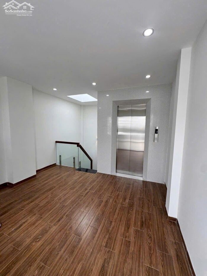 Hình ảnh Bán nhà Cổ Linh - Long Biên. Ô tô - Thang Máy - Full nội thất. 41m x 6T. Lh 0965858116 4