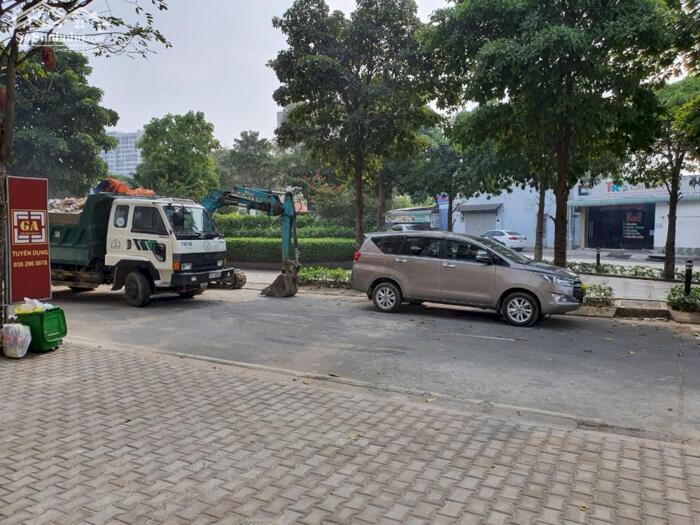 Hình ảnh cần bán nhà phố Him Lam Phú Đông 10*18, giá 17.5 tỷ 4