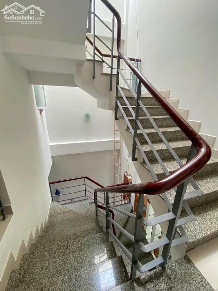 Hình ảnh CC gửi bán MTKD Nguyễn Văn Công 84m2(4x21) 3 tầng KD sầm uất sát sân bay TSN 13.8 tỷ. 8