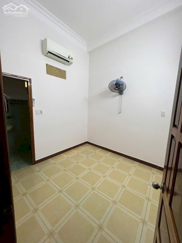 Hình ảnh Cho thuê nhà 3 tầng MT Núi Thành, Hòa Cường- Hải Châu 2