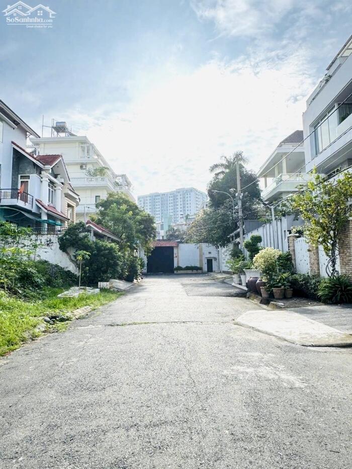 Hình ảnh Bán Khuôn Đất Biệt Thự Đẹp 308m2(10mx31m) Ngay Trần Não,Quận 2-Giá Tốt 146tr/m2 2