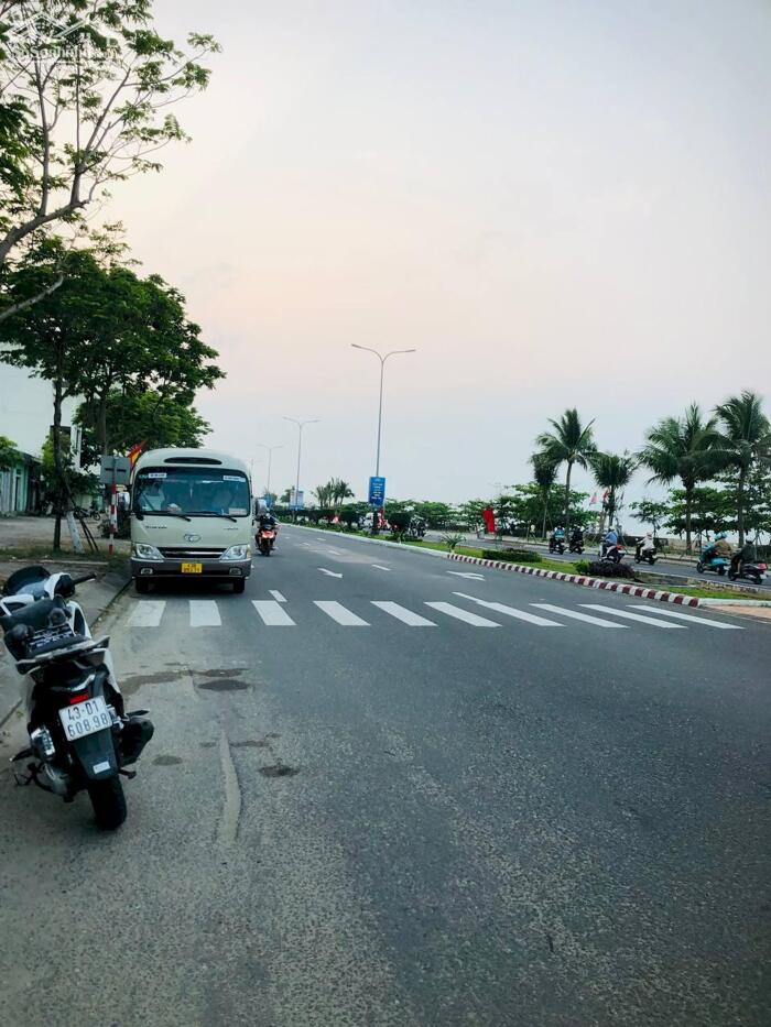 Hình ảnh Cần bán Biệt Thự 3.5 tầng MT đường Nguyễn Tất Thành,P Thanh Khê.Đà Nẵng 1