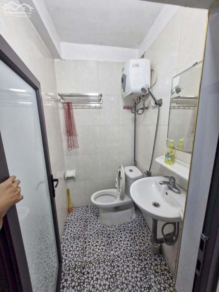 Hình ảnh Cho thuê nguyên nhà 4 tầng tại ngõ Tô Vũ - 193 Văn Cao, ngõ oto đỗ cửa. LH: 0989.099.526 6