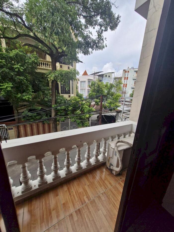 Hình ảnh Cho thuê nguyên nhà 4 tầng tại ngõ Tô Vũ - 193 Văn Cao, ngõ oto đỗ cửa. LH: 0989.099.526 1