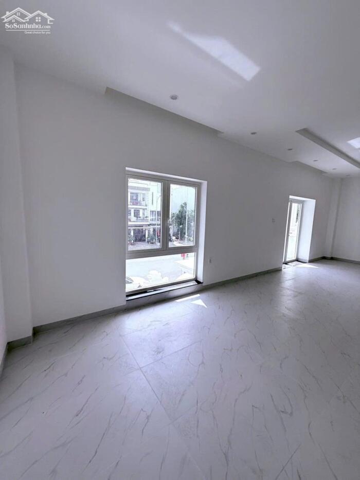 Hình ảnh 80 triệu - CHO THUÊ hoặc BÁN BIỆT THỰ 3 TẦNG 422m2 MẶT TIỀN ĐƯỜNG NGUYỄN VĂN LƯU (1B) KDC NAM LONG 14