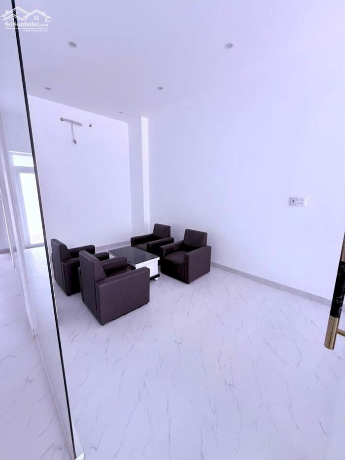 Hình ảnh 80 triệu - CHO THUÊ hoặc BÁN BIỆT THỰ 3 TẦNG 422m2 MẶT TIỀN ĐƯỜNG NGUYỄN VĂN LƯU (1B) KDC NAM LONG 3