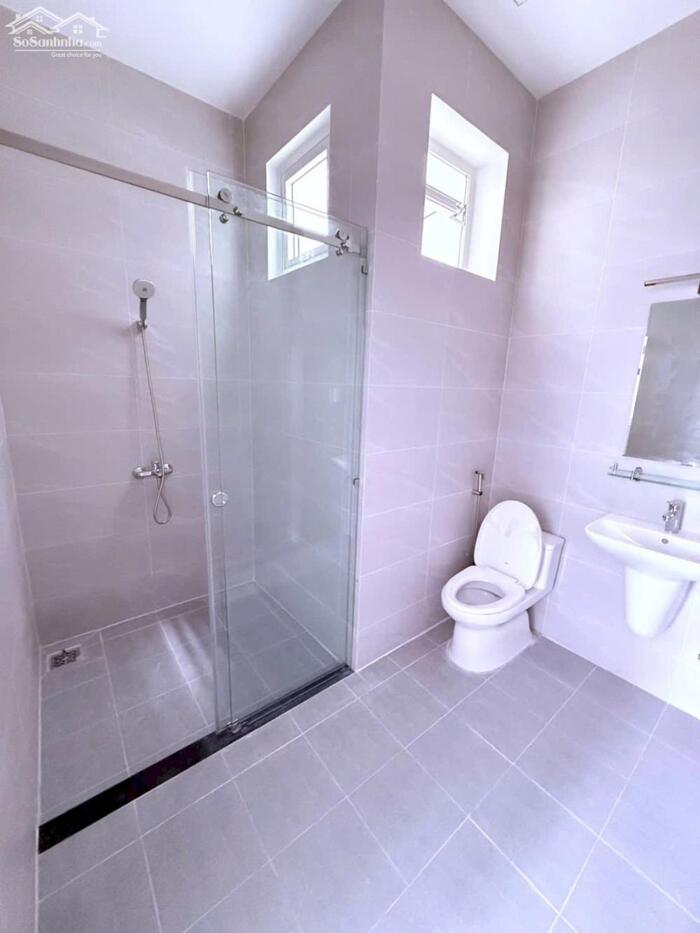 Hình ảnh 80 triệu - CHO THUÊ hoặc BÁN BIỆT THỰ 3 TẦNG 422m2 MẶT TIỀN ĐƯỜNG NGUYỄN VĂN LƯU (1B) KDC NAM LONG 13