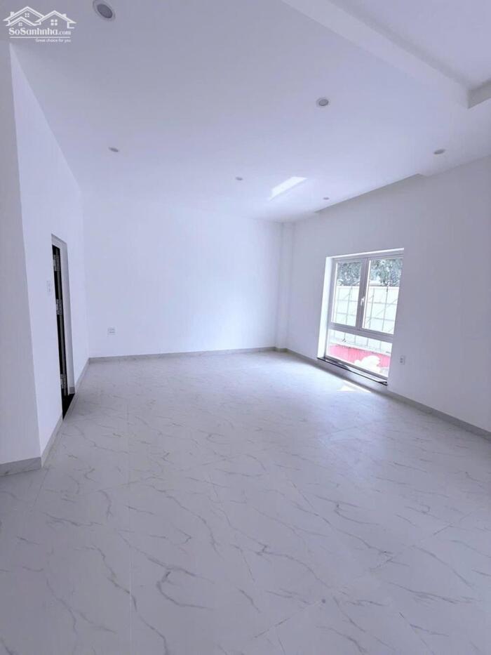 Hình ảnh 80 triệu - CHO THUÊ hoặc BÁN BIỆT THỰ 3 TẦNG 422m2 MẶT TIỀN ĐƯỜNG NGUYỄN VĂN LƯU (1B) KDC NAM LONG 8