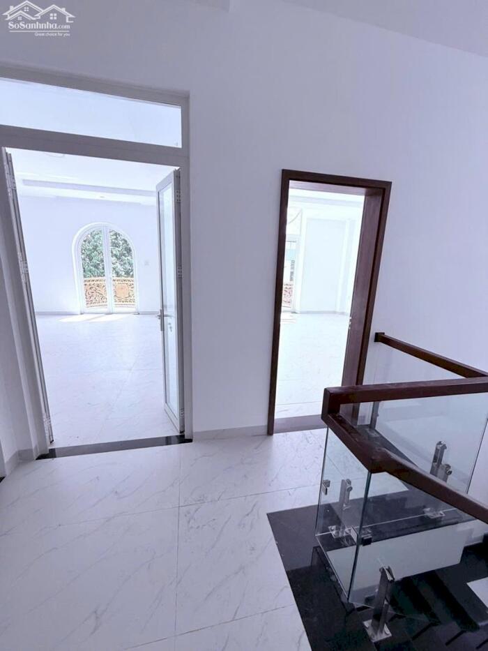 Hình ảnh 80 triệu - CHO THUÊ hoặc BÁN BIỆT THỰ 3 TẦNG 422m2 MẶT TIỀN ĐƯỜNG NGUYỄN VĂN LƯU (1B) KDC NAM LONG 10