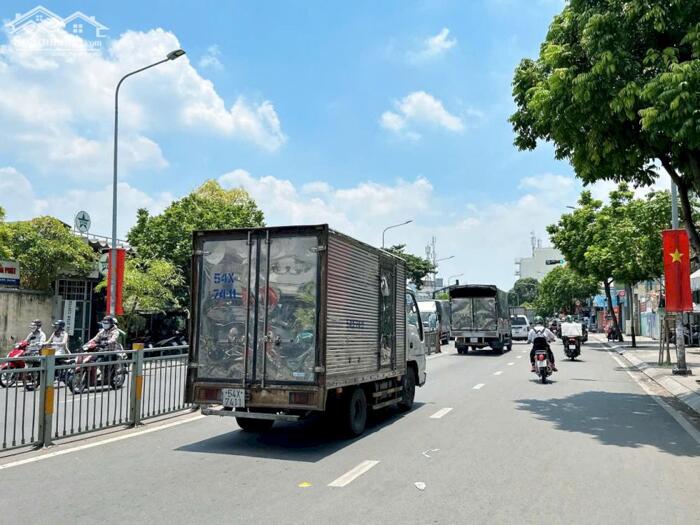 Hình ảnh Bán nhà MTKD VIP Lũy Bán Bích 4 tầng T.máy 100m2(4x25) 8PN TN 37tr KD đỉnh chỉ 21.5 tỷ. 0