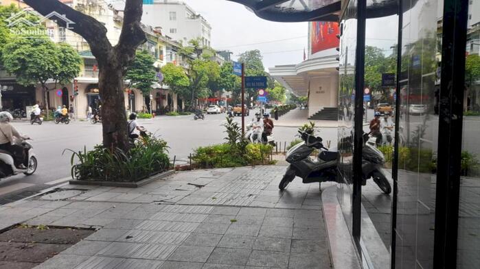 Hình ảnh Bán Nhà Mặt Phố Hoàn Kiếm 115m2 Thông Tầng MT12m-3T-33 Tỷ Hàng Bài Có Thương Lượng. 0