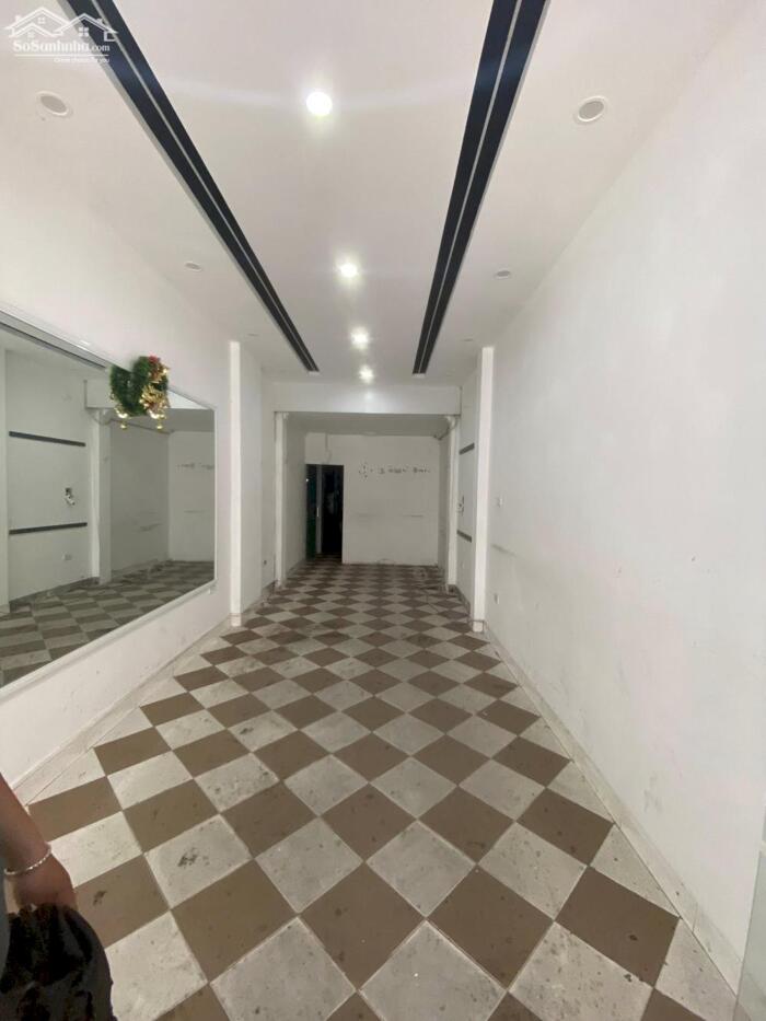 Hình ảnh Mặt Phố Thái Hà 45M2 6 Tầng 28 Tỷ Thông Sàn cầu thang cuối 4