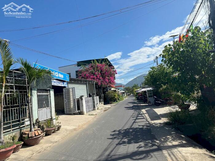 Hình ảnh Bán lô đất đẹp, mặt tiền Thông Tin, Diên An. Ra 23/10 chỉ 250m 1