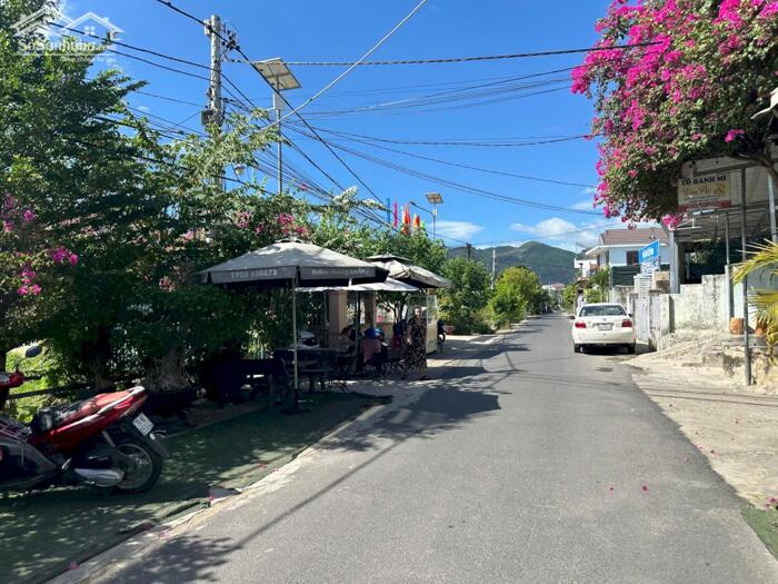 Hình ảnh Bán lô đất đẹp, mặt tiền Thông Tin, Diên An. Ra 23/10 chỉ 250m 3