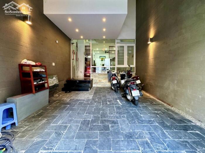 Hình ảnh Mặt tiền kinh doanh, Huỳnh Văn Bánh Phú Nhuận - 100m2 x 4 tầng chỉ 17ty5 0