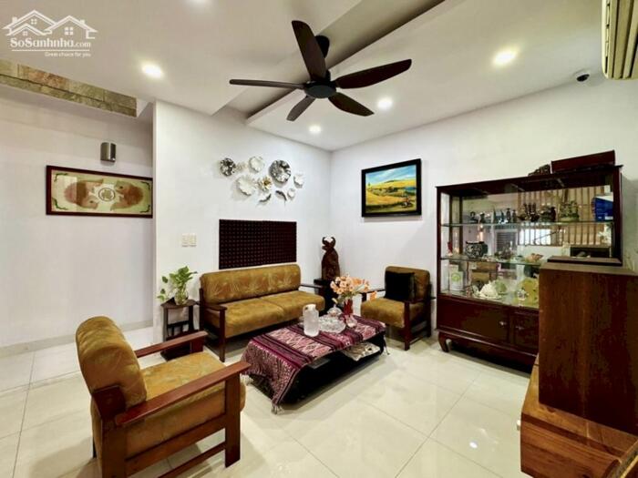 Hình ảnh Mặt tiền kinh doanh, Huỳnh Văn Bánh Phú Nhuận - 100m2 x 4 tầng chỉ 17ty5 1