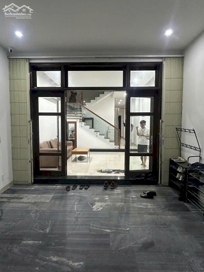 Hình ảnh Cho thuê nhà 3 tầng MT Bình Minh, Hải Châu 0