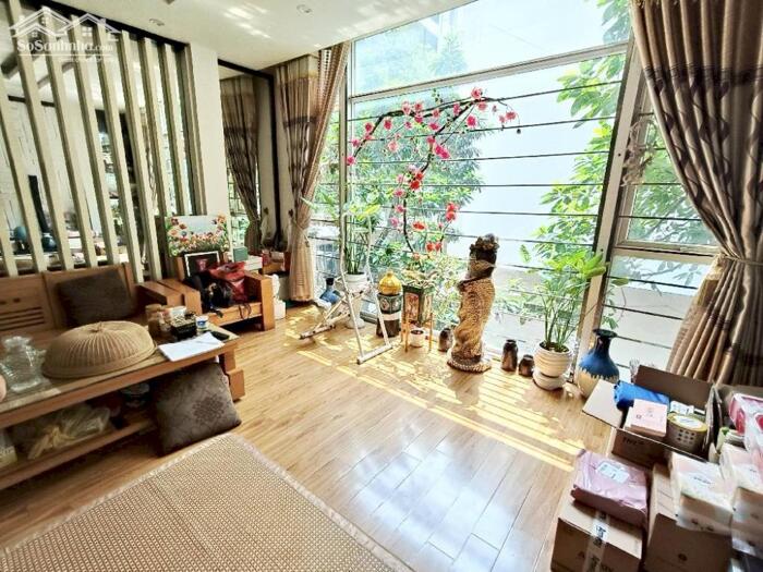 Hình ảnh Bán nhà mặt phố Hoàng Cầu nhà đẹp vỉa hè rộng lô góc 2 oto vào nhà 18.5 tỷ 3