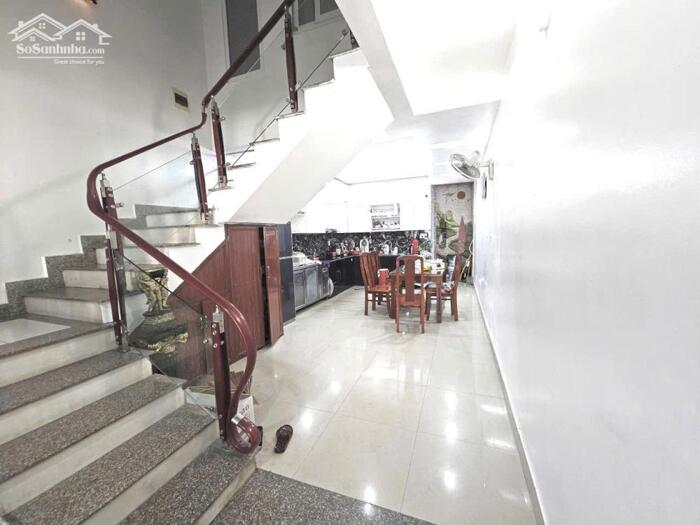 Hình ảnh Cho thuê nhà phố 193 Văn Cao (70m2), 4 p.ngủ khép kín. 2