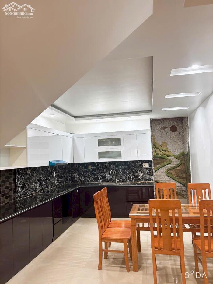 Hình ảnh Cho thuê nhà phố 193 Văn Cao (70m2), 4 p.ngủ khép kín. 3