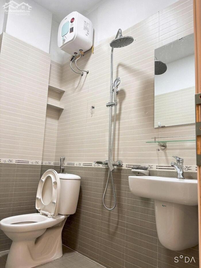 Hình ảnh Cho thuê nhà phố 193 Văn Cao (70m2), 4 p.ngủ khép kín. 4