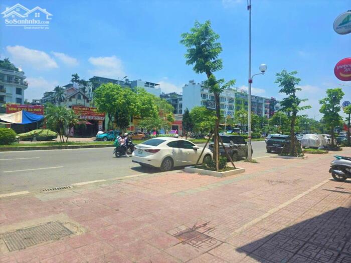 Hình ảnh Bán nhà Mặt Phố Hồng Tiến 300m2, Căn góc 3 thoáng, MT 16m 1
