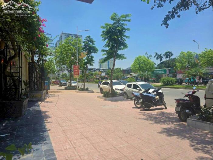 Hình ảnh Bán nhà Mặt Phố Hồng Tiến 300m2, Căn góc 3 thoáng, MT 16m 0