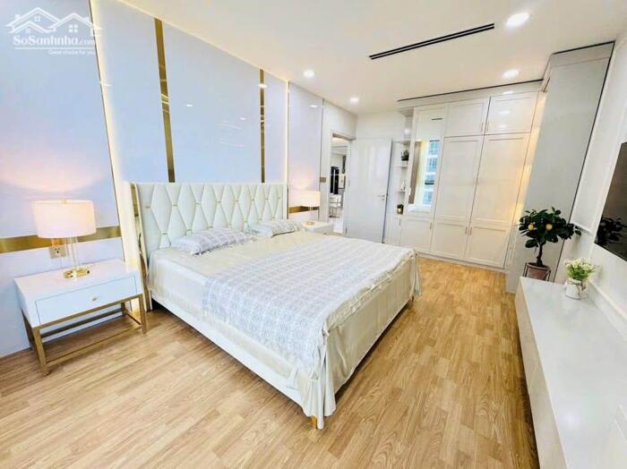 Hình ảnh Bán nhà mặt phố Hoàng Đạo Thuý 63m2 nhà đẹp lô góc 7 tầng thang máy 28.9 tỷ 1