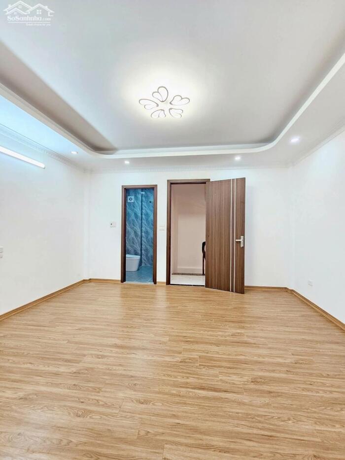 Hình ảnh Thạch Bàn Long Biên ️Bán nhà 5 tầng, 30m2, ôtô nhỏ đỗ cửa giá chỉ 5.8 Tỷ 0