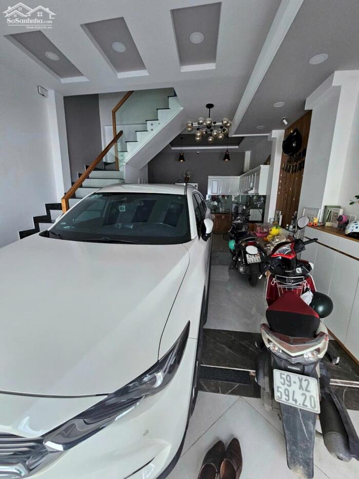 Hình ảnh Căn duy nhất gần Dương Quảng Hàm 2 tầng, 5x15m, hẻm 4m, gần khu ăn uống giá 7.2 tỷ, ở ngay 2