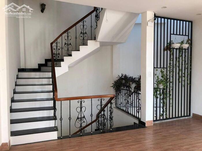 Hình ảnh Chính chủ gửi bán nhà 2 tầng MT đường Đỗ nhuận,P Hoà Khánh.Đà Nẵng 4