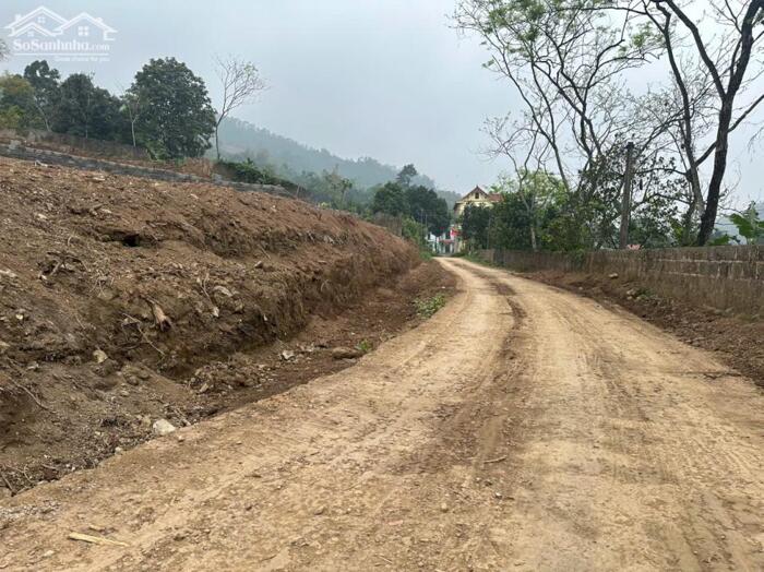 Hình ảnh BÁN 3 LÔ LIỀN KỀ – TRUNG TÂM LIÊN SƠN, LƯƠNG SƠN (CŨ) 3