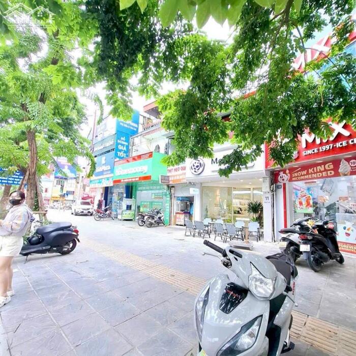 Hình ảnh Bán toà nhà 9 tầng Mặt đường Đại La 270m2 0