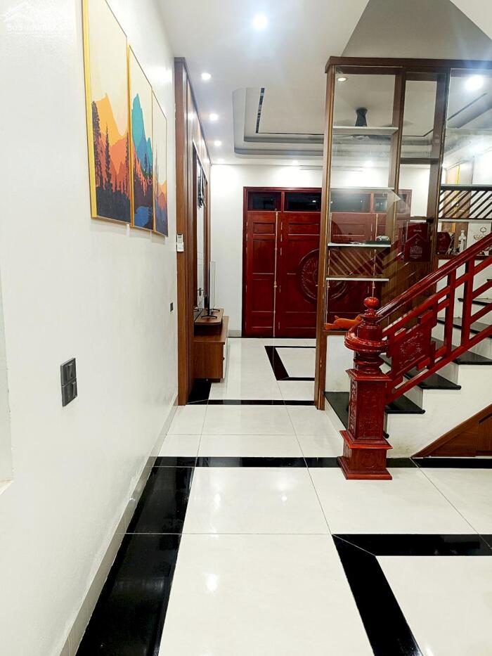 Hình ảnh Bán nhà phân lô VIP Lạc Trung, Hai Bà Trưng, DT76m,MT 5.9m,vị trí đẹp, vừa ở vừa kinh doanh, dòng tiền ổn định. 2