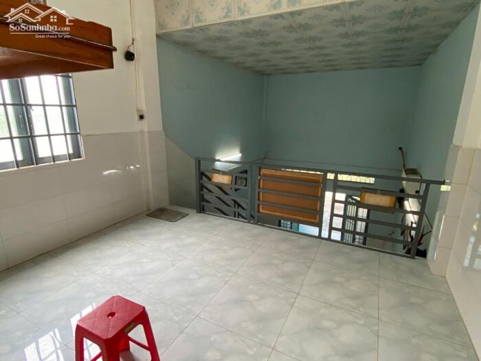 Hình ảnh BÁN NHÀ GÁC LỬNG – SỔ RIÊNG THỔ CƯ. 200m2. Chỉ 2Tỷ4. Ô Tô 6