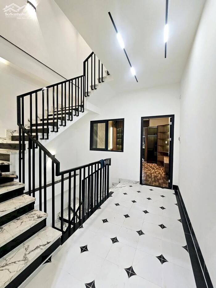 Hình ảnh Bán nhà mặt phố Tôn Đức Thắng 15m2 nhà đẹp vỉa hè rộng kinh doanh tốt 8.3 tỷ 1