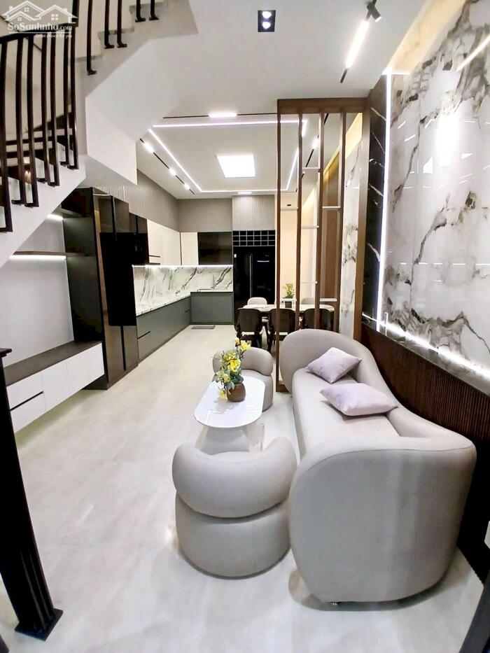 Hình ảnh Bán nhà mặt phố Tôn Đức Thắng 15m2 nhà đẹp vỉa hè rộng kinh doanh tốt 8.3 tỷ 0