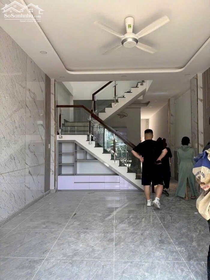 Hình ảnh bán nhà sổ riêng ngay chợ tân hiệp hcm 2