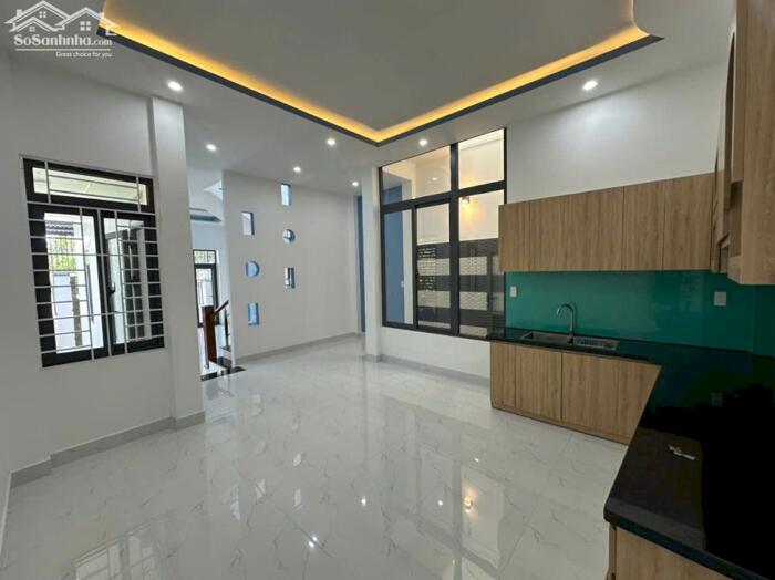 Hình ảnh Nhà đúc 2 tầng tâm huyết hẻm ô tô Phú Nông 5