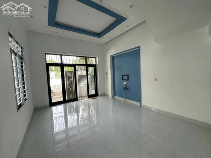 Hình ảnh Nhà đúc 2 tầng tâm huyết hẻm ô tô Phú Nông 2