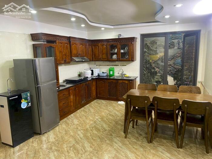 Hình ảnh Cho thuê nhà lô góc Văn Cao, 5 ngủ khép kín, DT: 80m2. 2