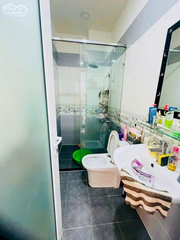 Hình ảnh Bán nhà khu nhà lầu đồng bộ 111 Phạm Văn Chiêu,P14, GV (An Hội Tây, TP.HCM) 1