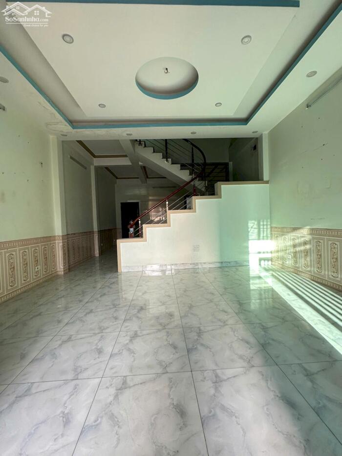 Hình ảnh Bán nhà 2 tầng giá rẻ 3 phòng ngủ tại xóm Gẩy, Định Trung, Vĩnh Yên 0