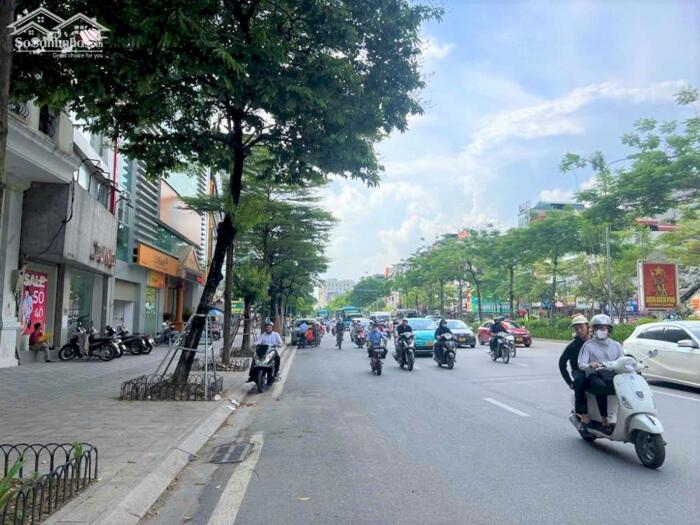 Hình ảnh Bán Toà nhà 10 Tầng Mặt đường Xã Đàn 200m2, thoáng 2 mặt 0